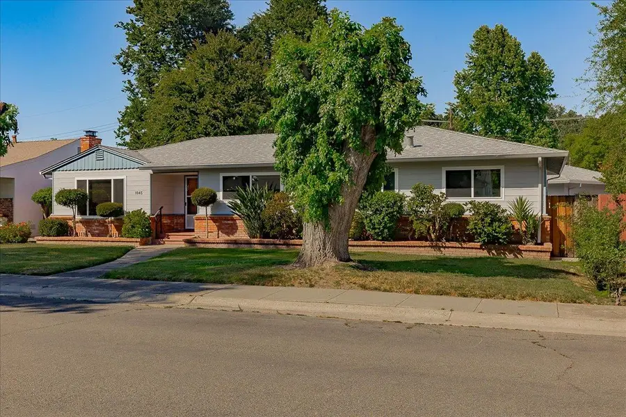1045 Aidan Avenue, Sacramento, CA 95822 - #2
