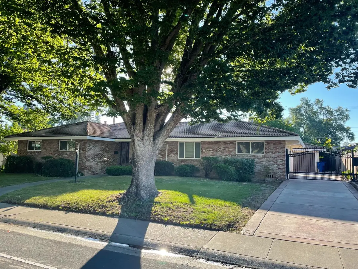 6181 S Land Park Drive, Sacramento, CA 95831 - #1