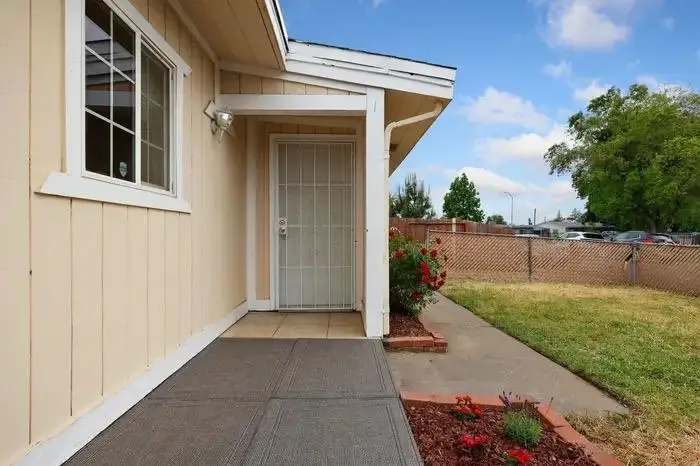 5887 Kelly Way, Sacramento, CA 95824 - #1