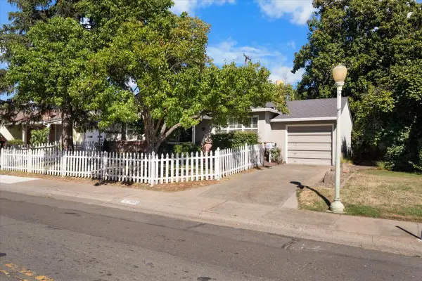 1405 63rd Street, Sacramento, CA 95819