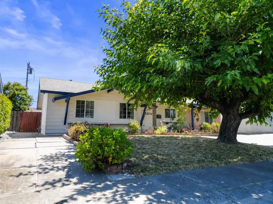 4204 Gothberg Avenue, North Highlands, CA 95660 - #3