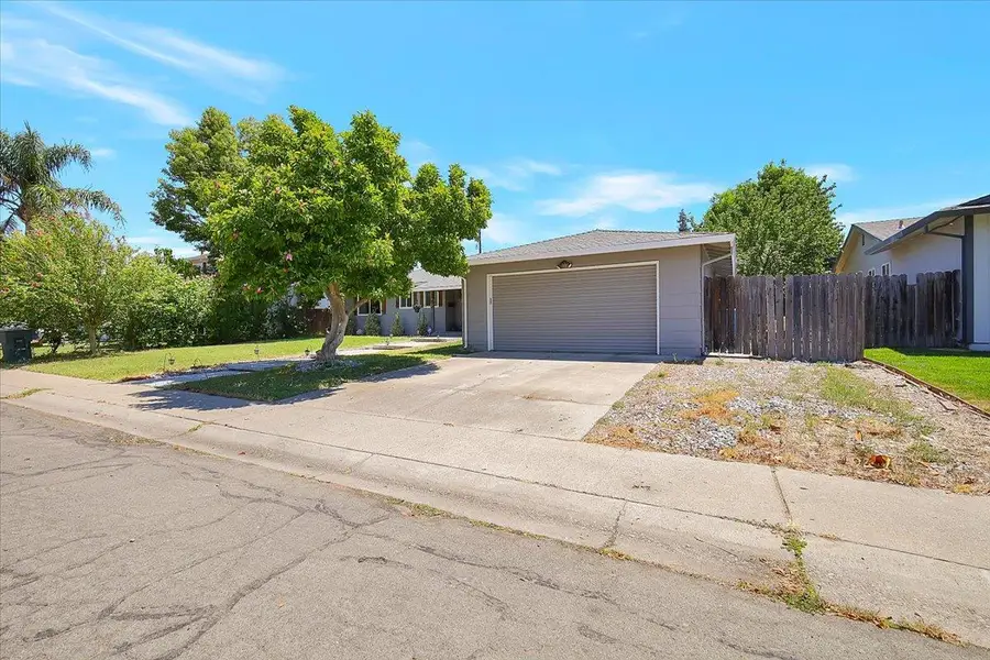 1430 Peach Tree Lane, Yuba City, CA 95993 - #2