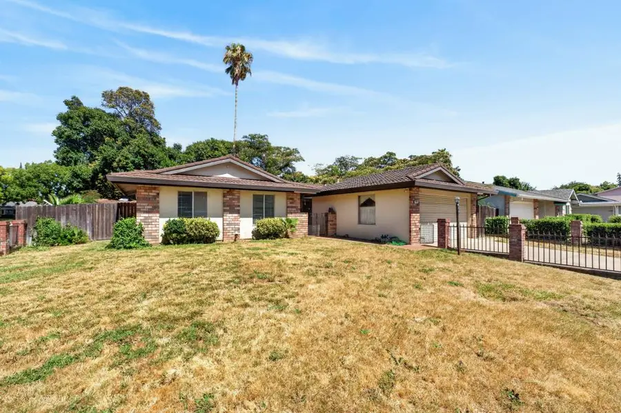 2615 Water Tree Way, Sacramento, CA 95826 - #2