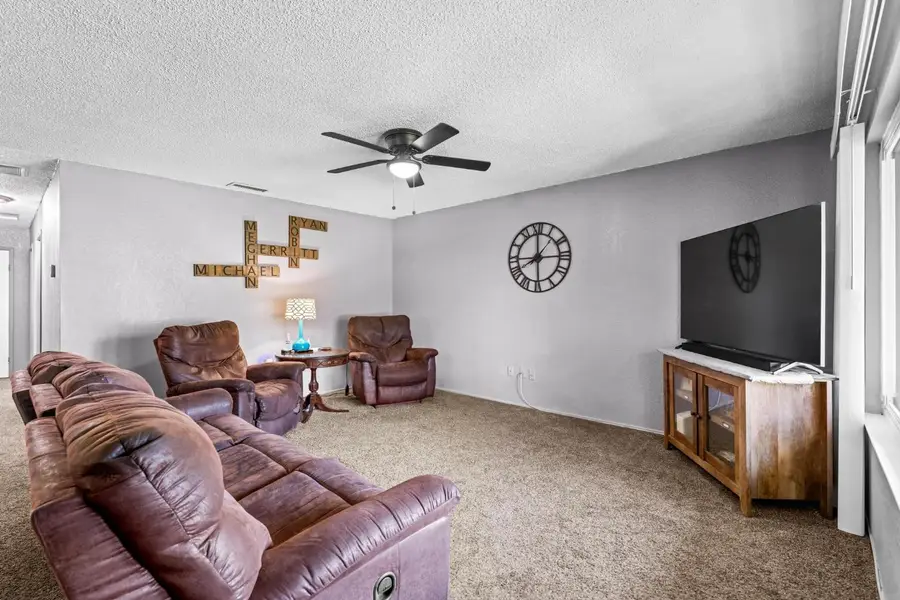 657 Gold Street, Manteca, CA 95336 - #2