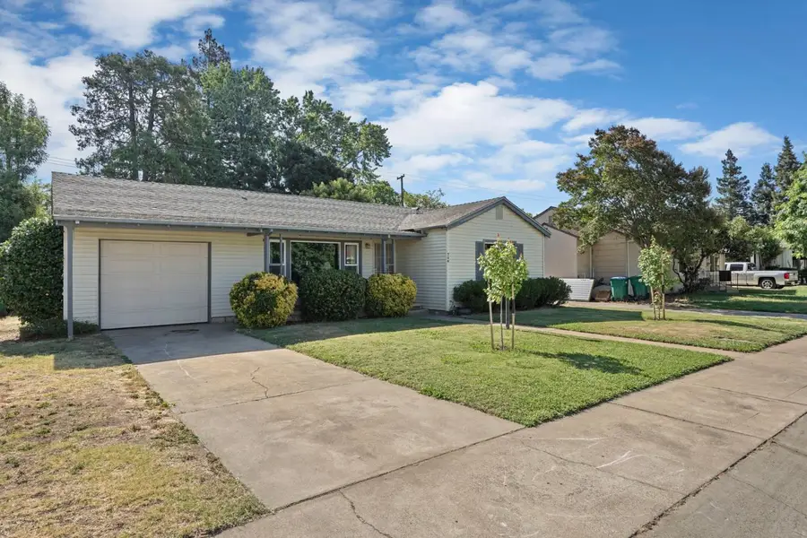 704 N Crescent Avenue, Lodi, CA 95240 - #3