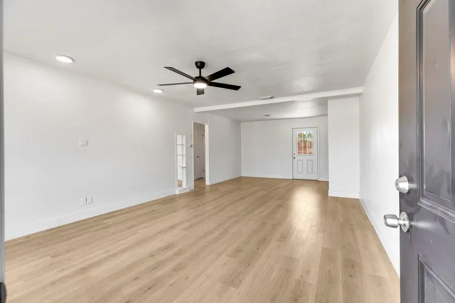 6650 40th Avenue, Sacramento, CA 95824 - #3