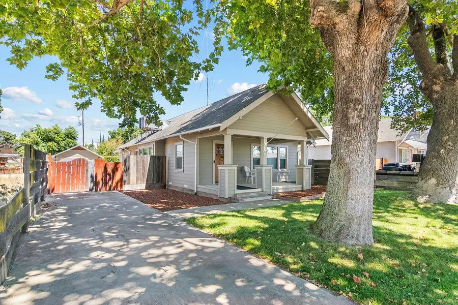403 Davitt Avenue, Oakdale, CA 95361 - #2