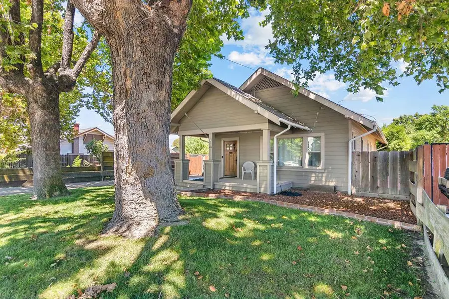 403 Davitt Avenue, Oakdale, CA 95361 - #3