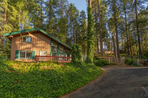28020 Manzanita Trail, Colfax, CA 95713