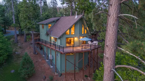 1302 Pebble Beach Way, Arnold, CA 95223