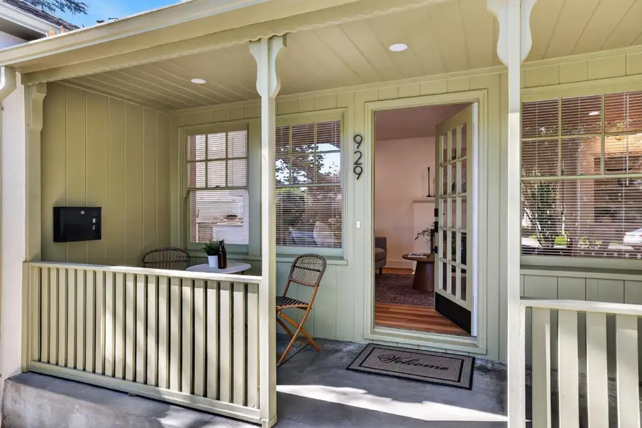 929 Swanston Dr, Sacramento, CA 95818 - #2
