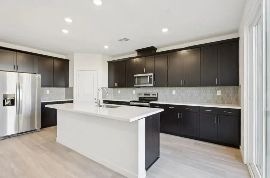 1287 Bastion Ave., Galt, CA 95632 - #2