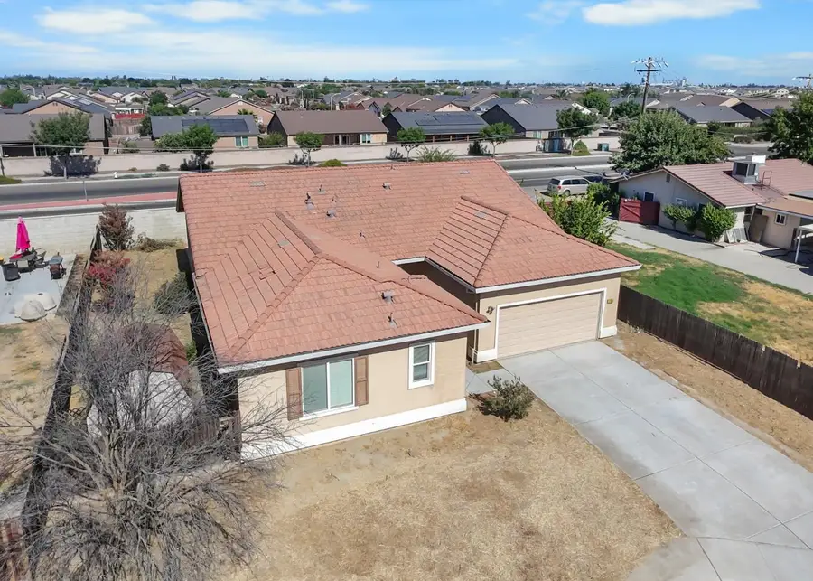 1724 W Summer Blossom Way, Hanford, CA 93230 - #3