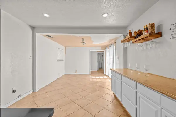5081 Warwick Avenue, Sacramento, CA 95820