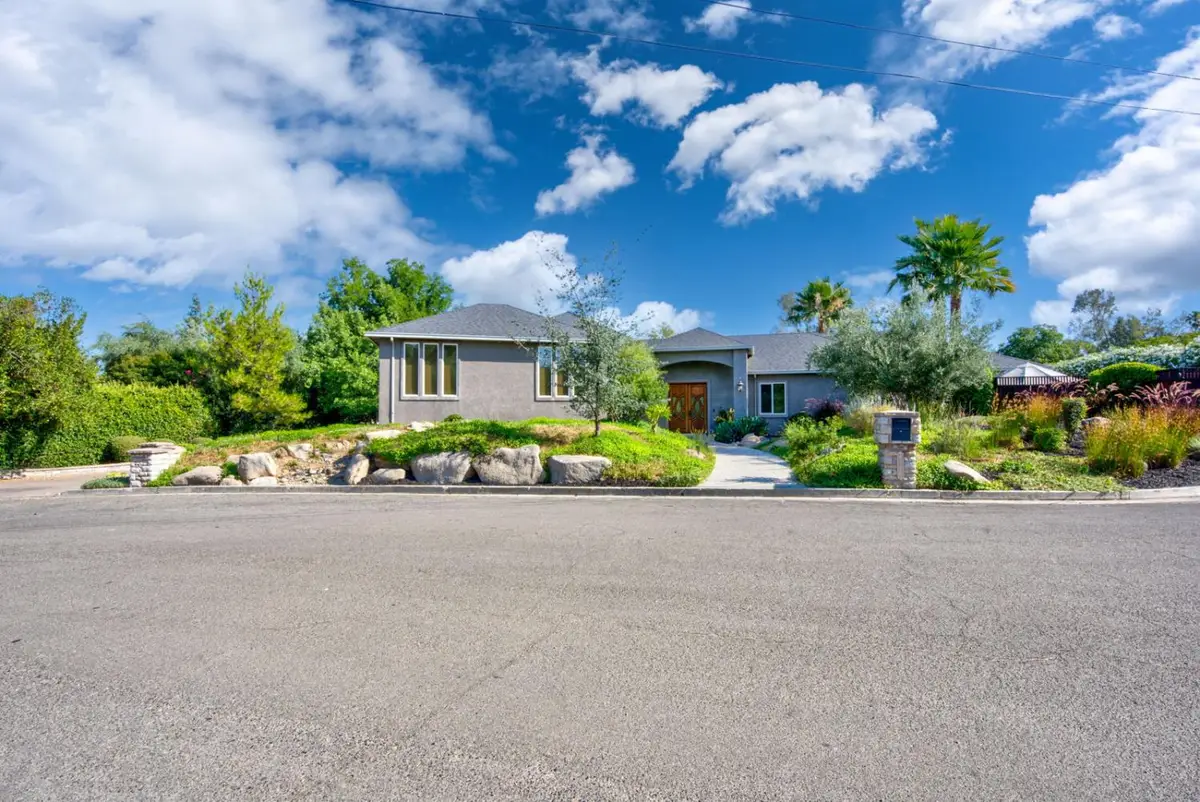 6190 Country Club Place, Atwater, CA 95301 - #1