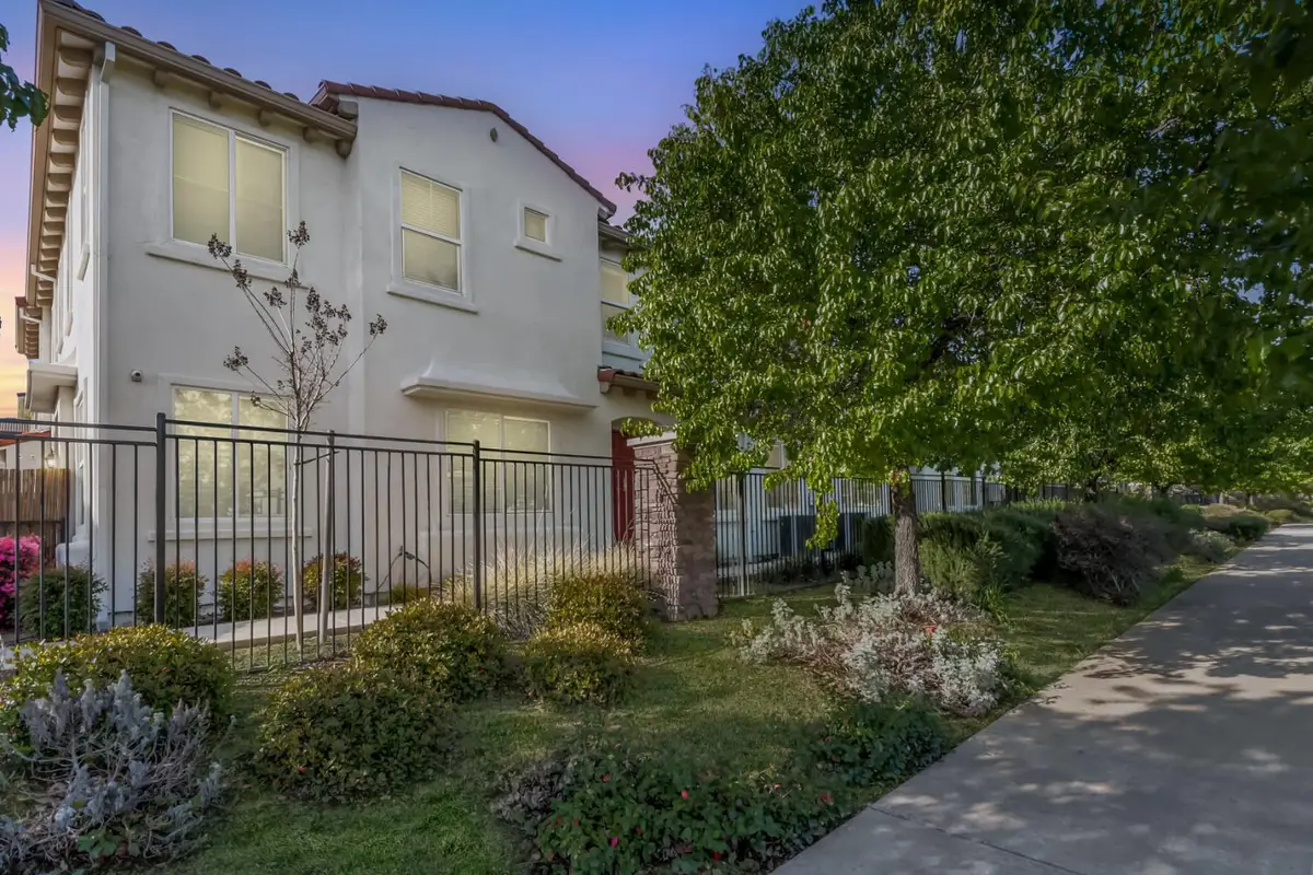 5301 E Commerce Way #74102, Sacramento, CA 95835 - #1