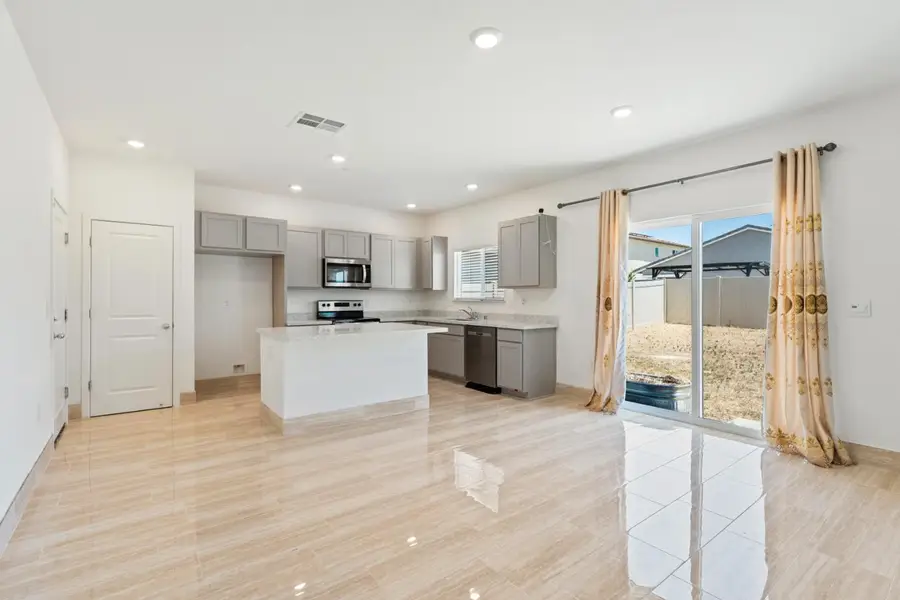 8833 Stratham Way, Elk Grove, CA 95758 - #2