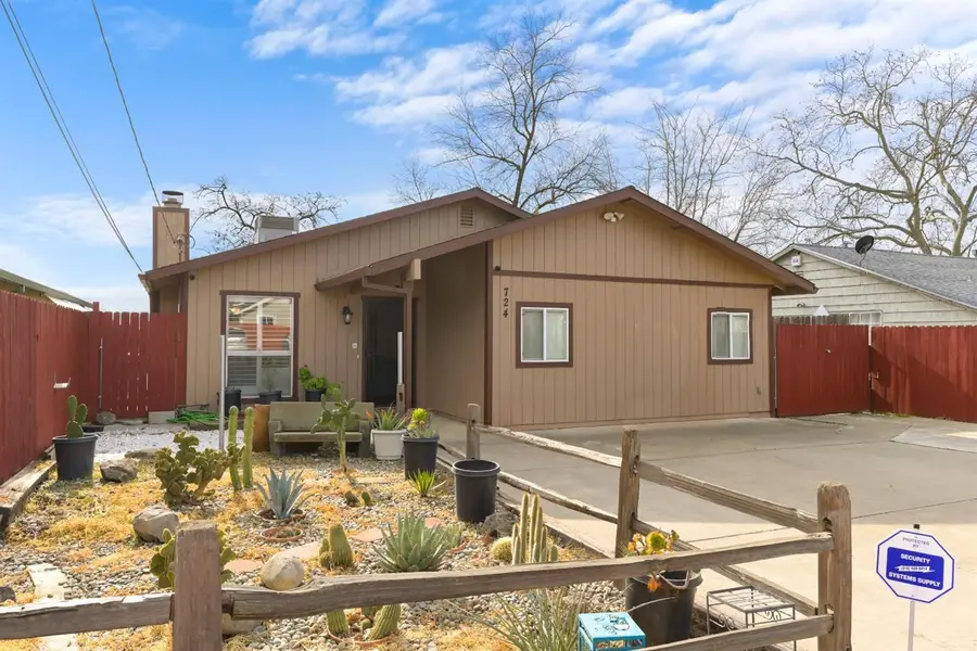 724 Santa Ana Avenue, Sacramento, CA 95838 - #2