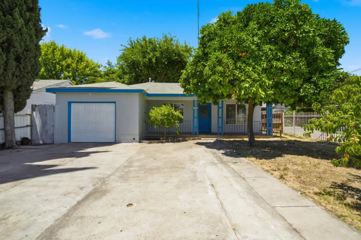 6807 N Cottage Street, Winton, CA 95388 - #1