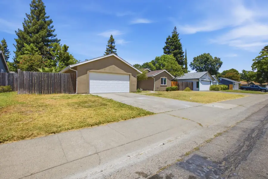 14 Cache River Circle, Sacramento, CA 95831 - #3