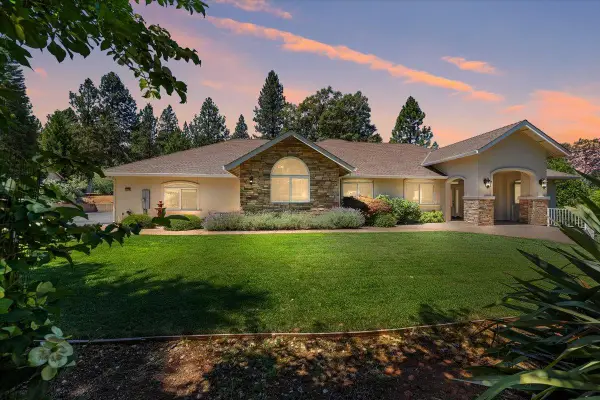 15570 Bella Sera Court, Grass Valley, CA 95945