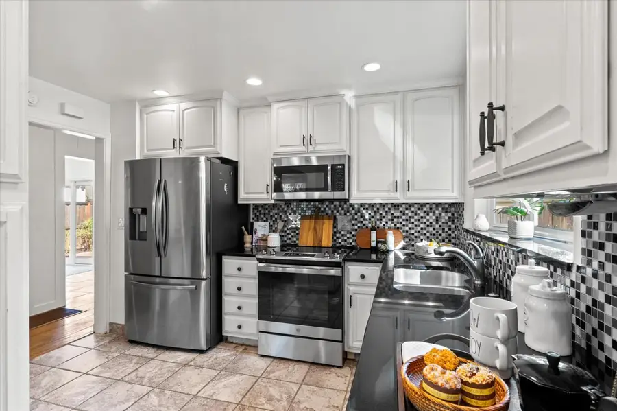 2717 13th Street, Sacramento, CA 95818 - #2