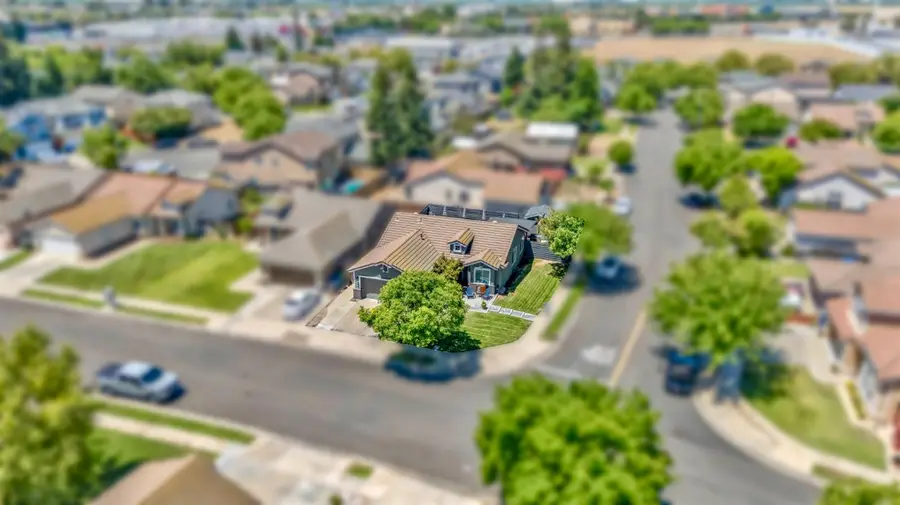 3327 Summer Creek Drive, Turlock, CA 95382 - #2