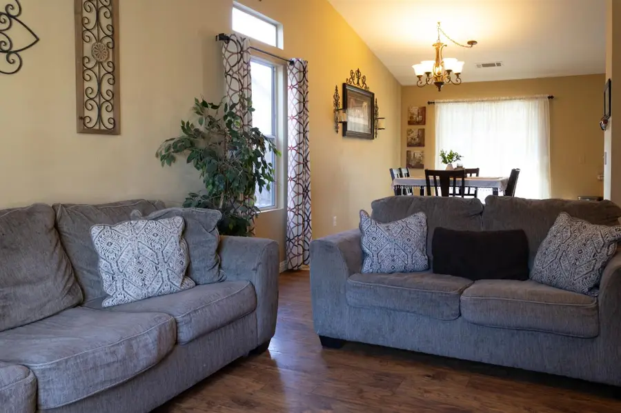 633 Dodderer Street, Firebaugh, CA 93622 - #3
