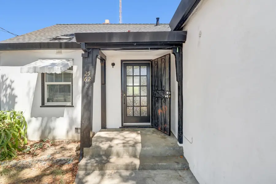 2562 Taft Street, Sacramento, CA 95815 - #3