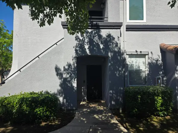 5201 Laguna Oaks Drive #121, Elk Grove, CA 95758