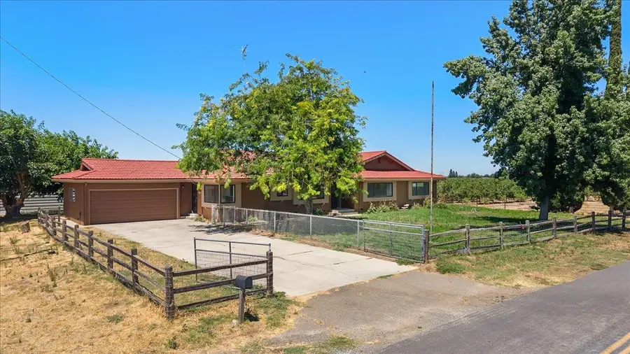 5737 Crow Road, Oakdale, CA 95361 - #2