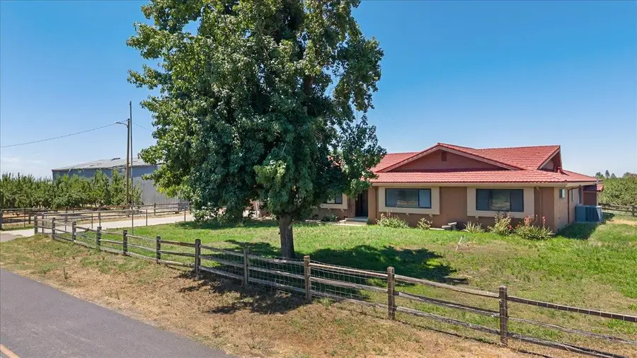 5737 Crow Road, Oakdale, CA 95361 - #3