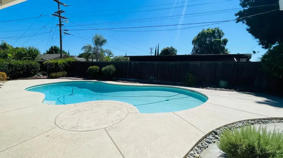 712 Leytonstone Avenue, Modesto, CA 95355 - #2