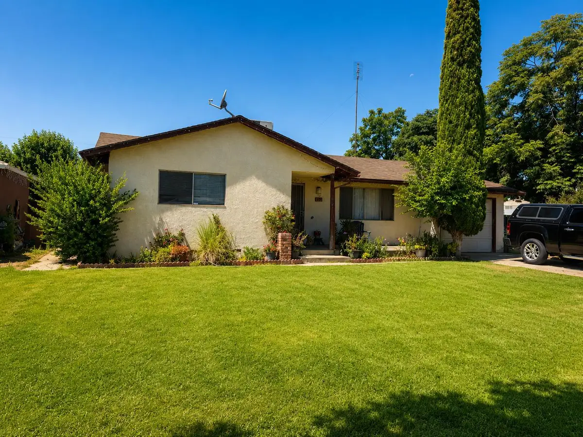 324 N O Street, Madera, CA 93637 - #1