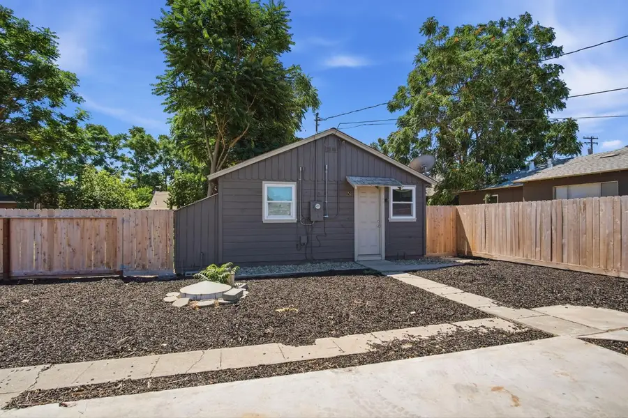 917 9th Street, Turlock, CA 95380 - #2