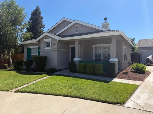 304 Peachcrest Court, Oakdale, CA 95361