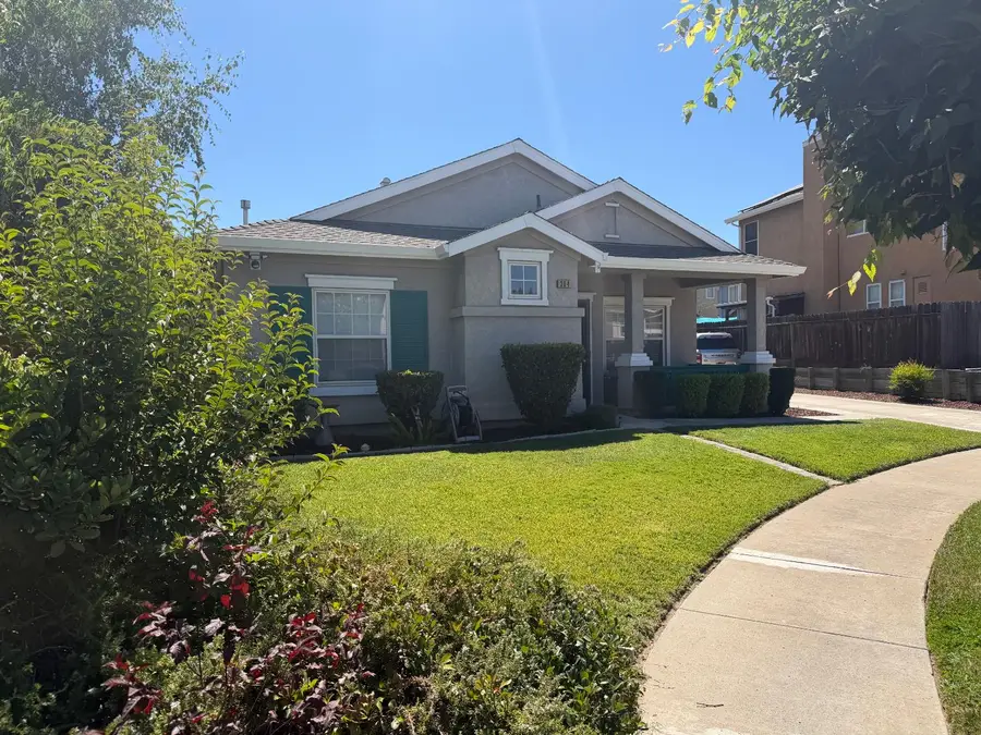 304 Peachcrest Court, Oakdale, CA 95361 - #2