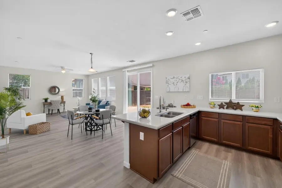 2924 Longboat Key Way, Sacramento, CA 95835 - #3