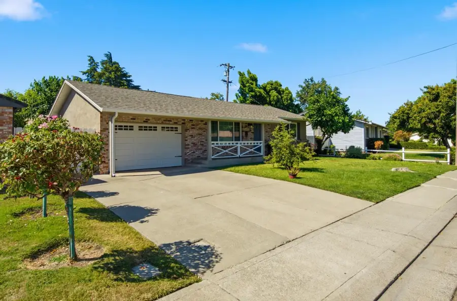 610 E Robinhood Drive, Stockton, CA 95207 - #2
