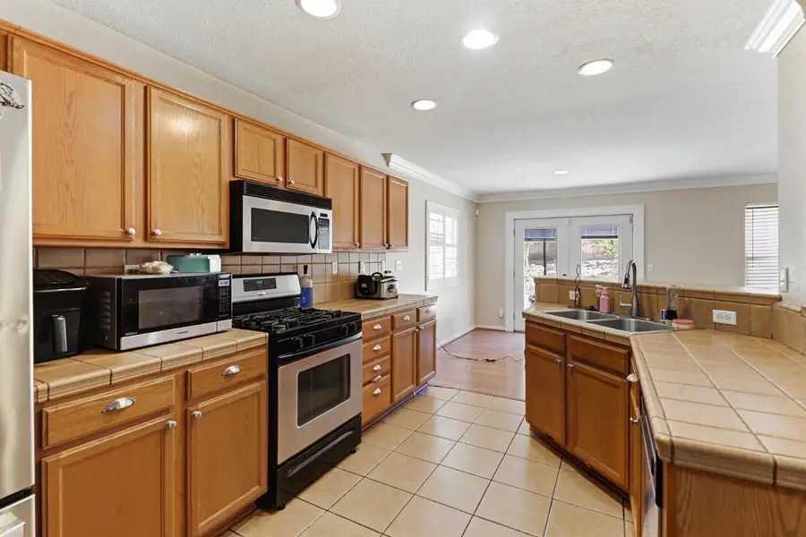 4381 Pinckney Way, Mather, CA 95655 - #2