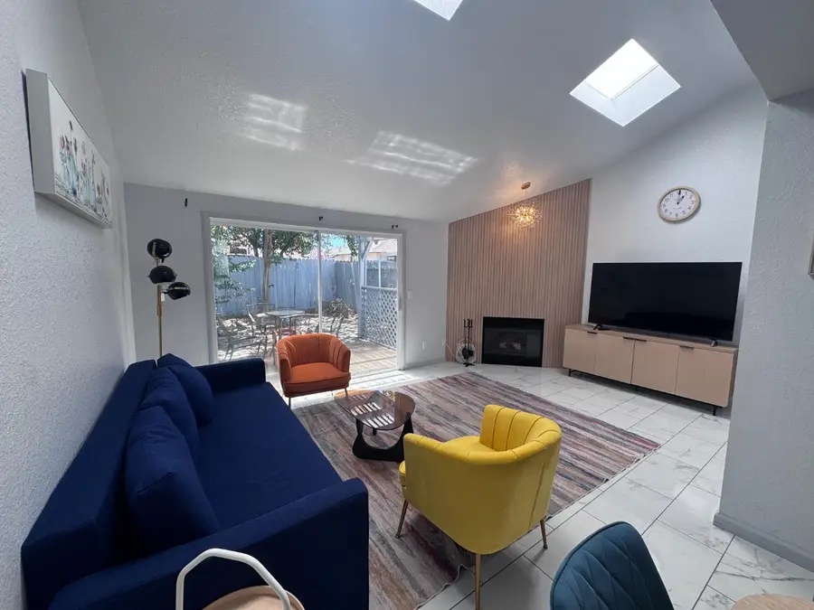 1520 Hood Road #F, Sacramento, CA 95825 - #2