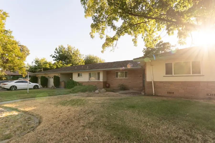 221 N Western Avenue, Waterford, CA 95386 - #2