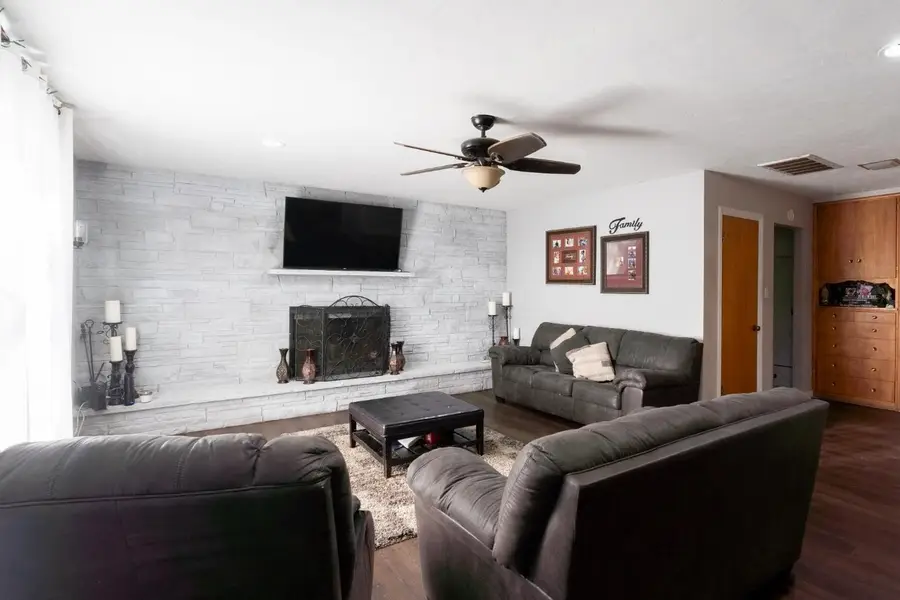 221 N Western Avenue, Waterford, CA 95386 - #3