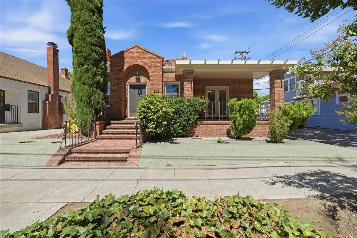 816 Alhambra Boulevard, Sacramento, CA 95816 - #1