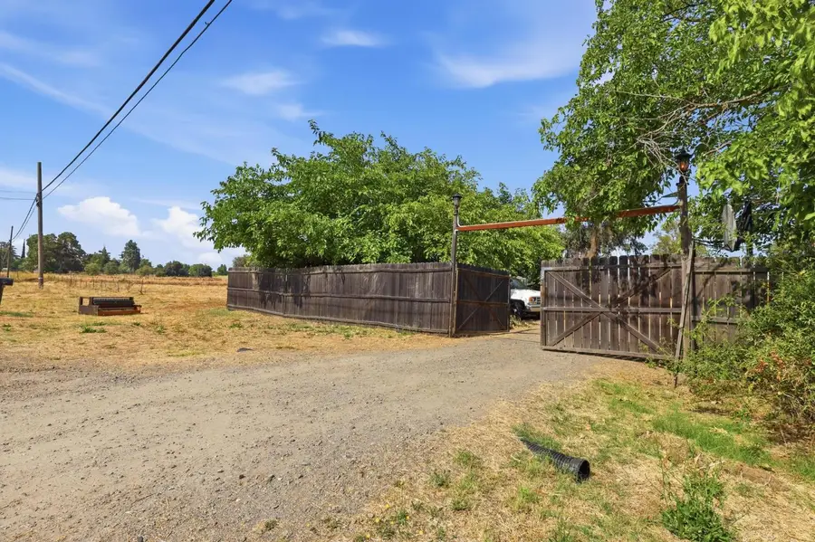 6186 Alberta Avenue, Marysville, CA 95901 - #3