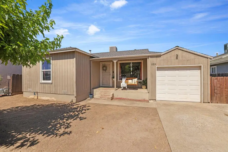 229 N 7th Avenue, Oakdale, CA 95361 - #3