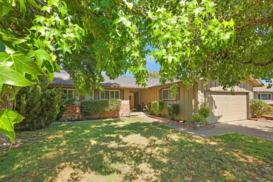 8410 Roxburgh Way, Stockton, CA 95209 - #3