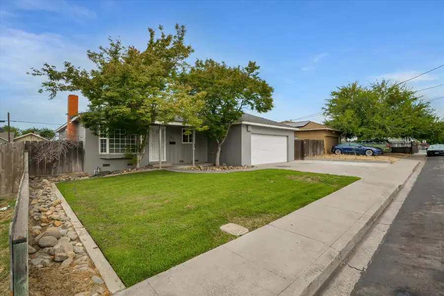 455 N Lincoln Avenue, Manteca, CA 95336 - #3