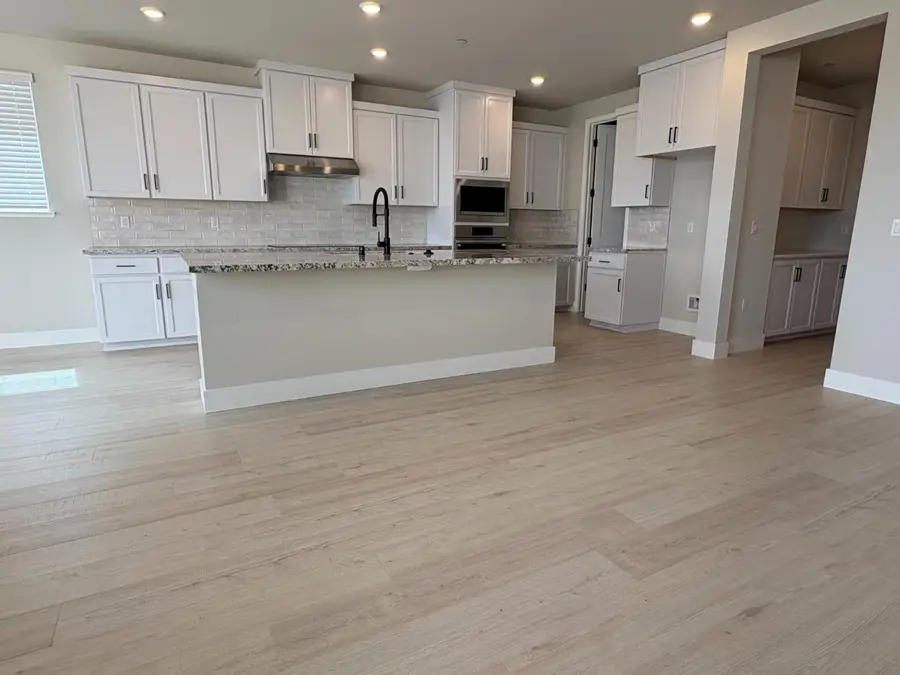 1274 Mccabe Circle, Galt, CA 95632 - #3