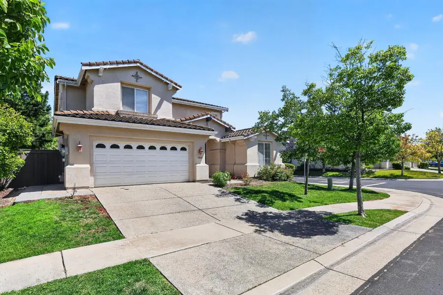 9845 Bobbell Drive, Elk Grove, CA 95757 - #2